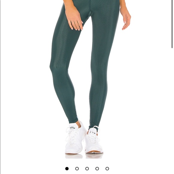 Strut This Set - Picture 2 of 4